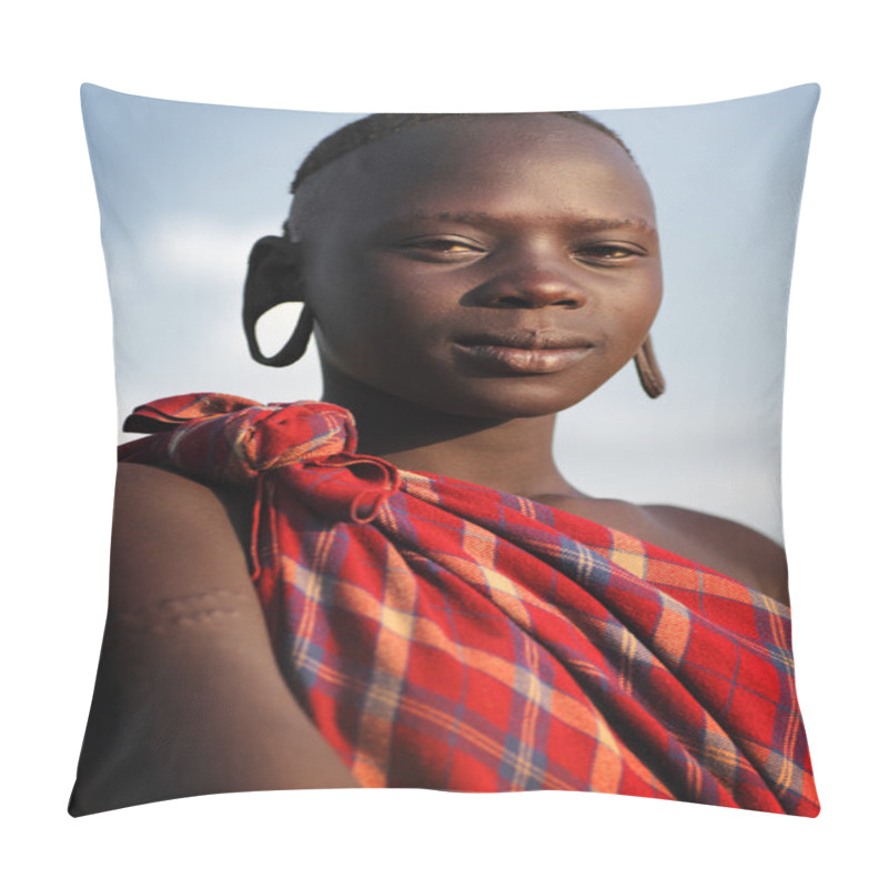 Personality  An Unidentified Mursi Woman Pillow Covers