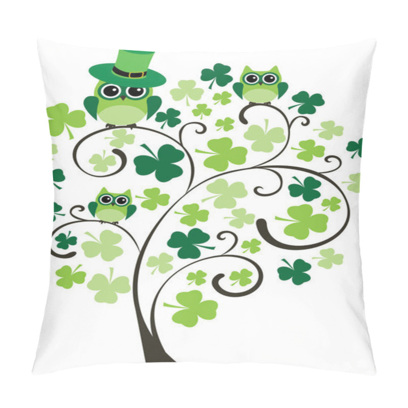 Personality  Vector Illustration Of A Green Tree With Owls, Shamrocks. St.Patrick's Day Celebration.  Pillow Covers