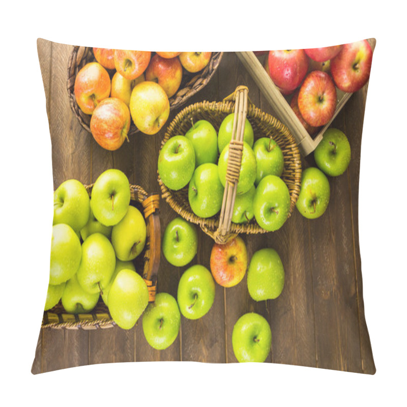 Personality  Variety Of Organic Apples Pillow Covers