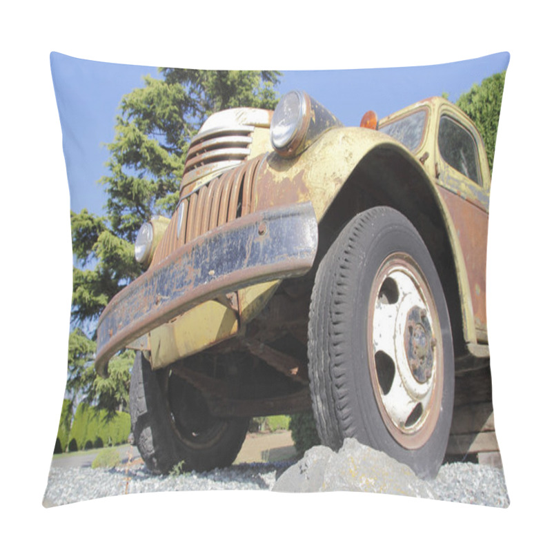 Personality  Low Angle Original Antique Truck Pillow Covers