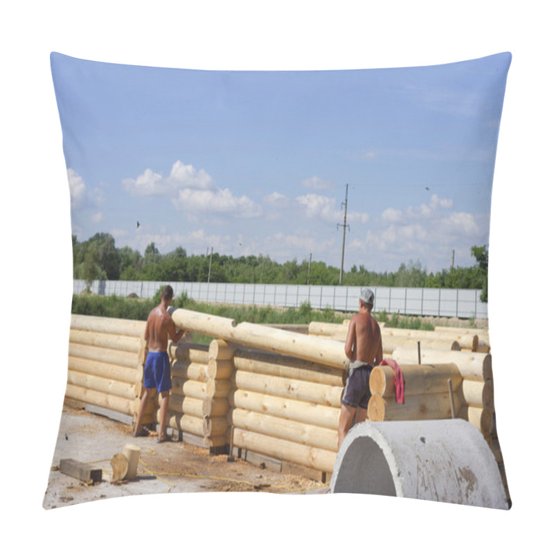 Personality  Carpenters Lay Out Of Logs Wall Of A New Home. Pillow Covers