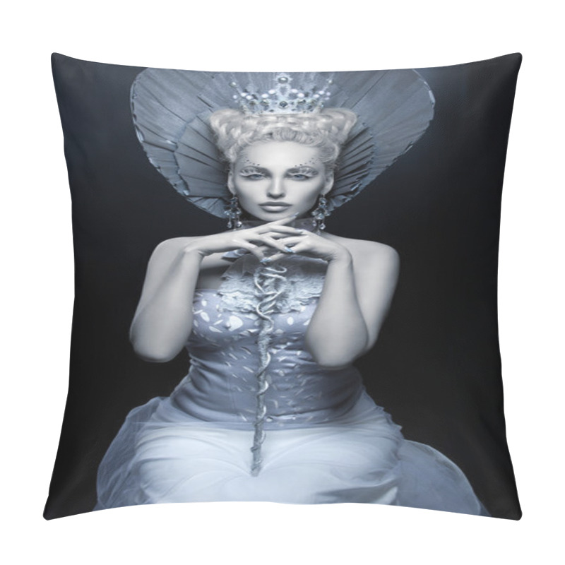 Personality  Portrait Of Winter Queen Pillow Covers