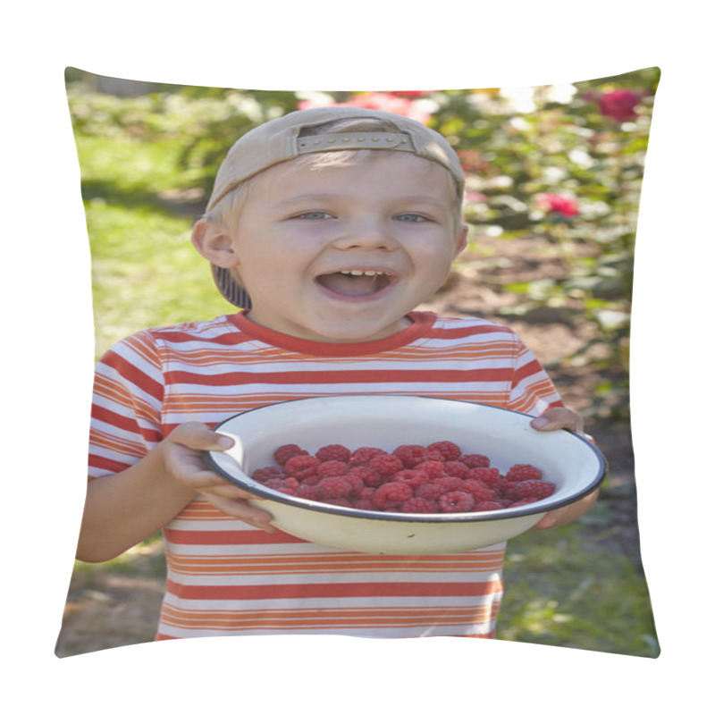 Personality  Little Boy With Bowl Of Raspberry Pillow Covers