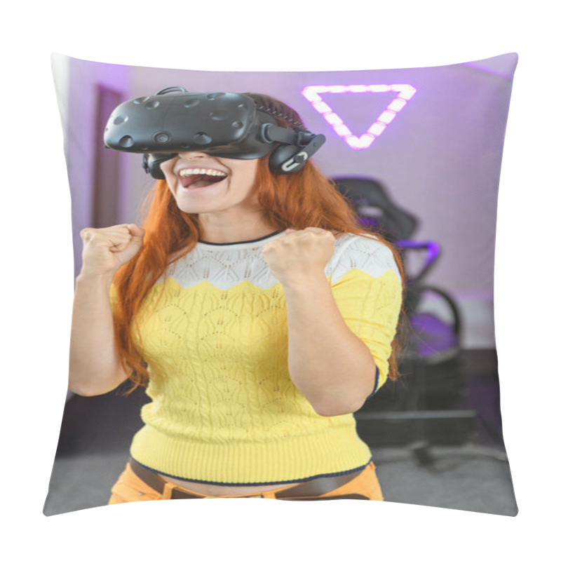 Personality  A Young And Very Beautiful Girl, With Red Hair, In A Yellow Sweater, Plays Games Of Virtual Reality Pillow Covers