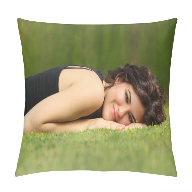 Personality  Beautiful Woman Lying On The Grass Relaxed Pillow Covers