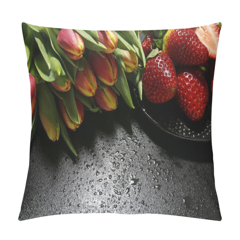 Personality  Tulips And Strawberries With Water Drops On Black Background Pillow Covers