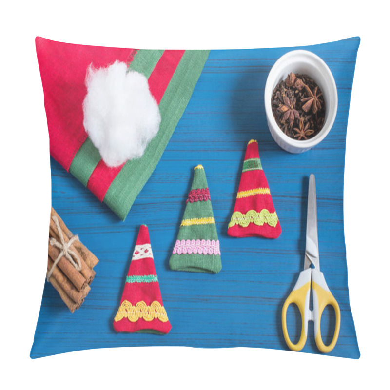 Personality  Making Aromatic Christmas Tree Sachet. Christmas Present. Step 5 Pillow Covers