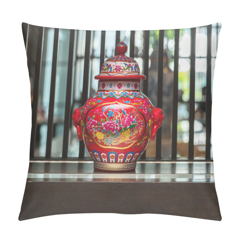 Personality  Chinese Traditional Vases On The Table Pillow Covers