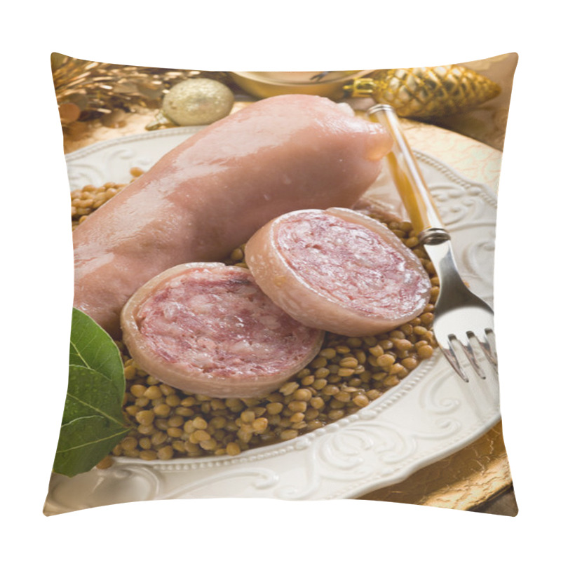 Personality  Pig Trotter With Lentils Over Golden Christmas Table Pillow Covers