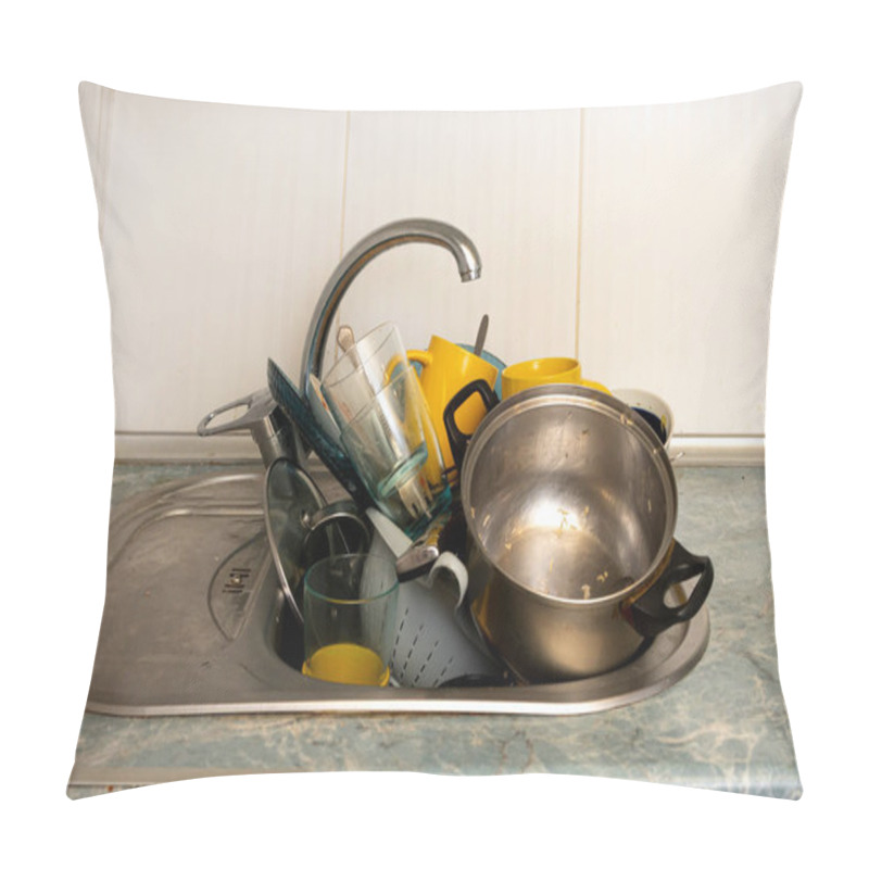 Personality  Dirty And Unwashed Dishes Are Stacked In The Kitchen Sink. Unwashed Cups, Plates, Pots, Forks And Spoons.The Height Of The Water Tap Determines The Number Of Dishes In The Sink. Pillow Covers