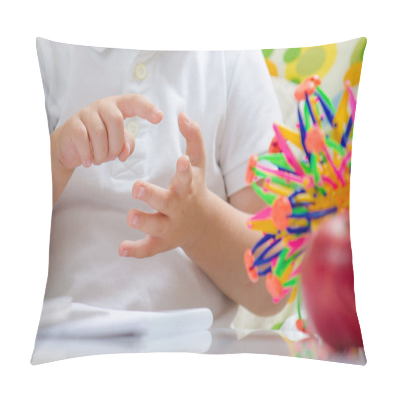 Personality  Beautiful Child Counting On Fingers Pillow Covers