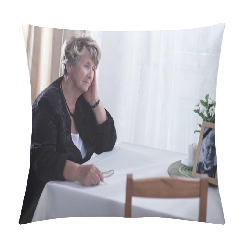 Personality  Looking At Dead Husband's Picture Pillow Covers