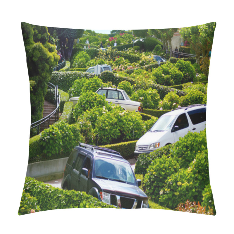 Personality  Cars Drive Down Lombard Street Switchback In San Francisco CA Pillow Covers