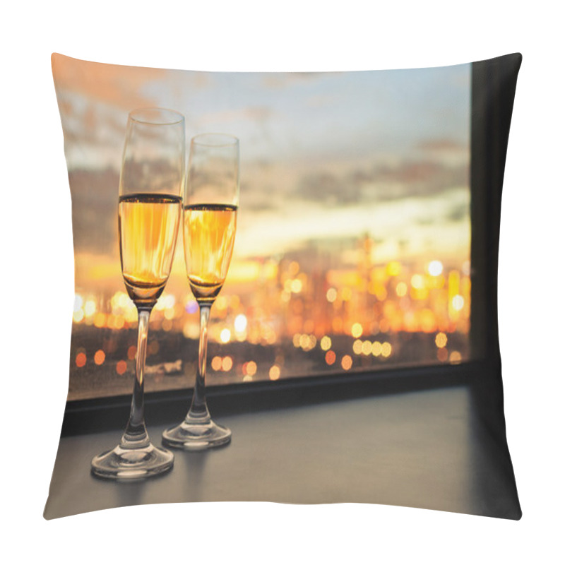 Personality  Champagne In The City Pillow Covers