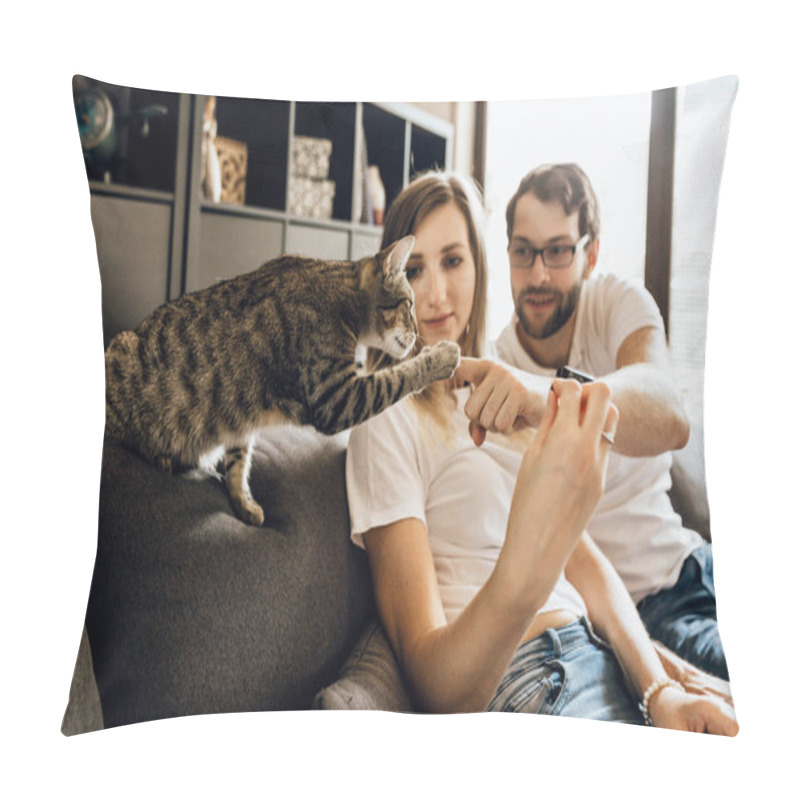 Personality  Happy Family Playing With Adorable Cat On Sofa. Romantic Couple In An Embrace With Gray Black Cat Pillow Covers