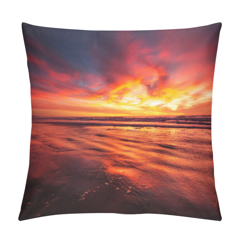 Personality  Beautiful Sunsen In The Ocean Pillow Covers