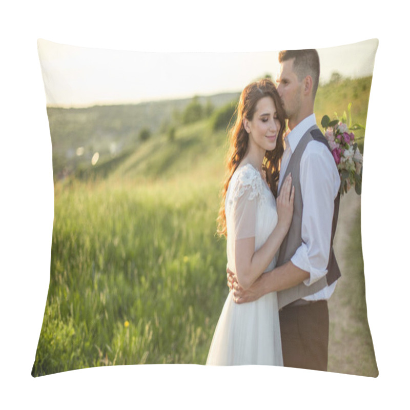 Personality  Bride And Groom Embracing In Green Summer Country Landscape Outdoors Pillow Covers