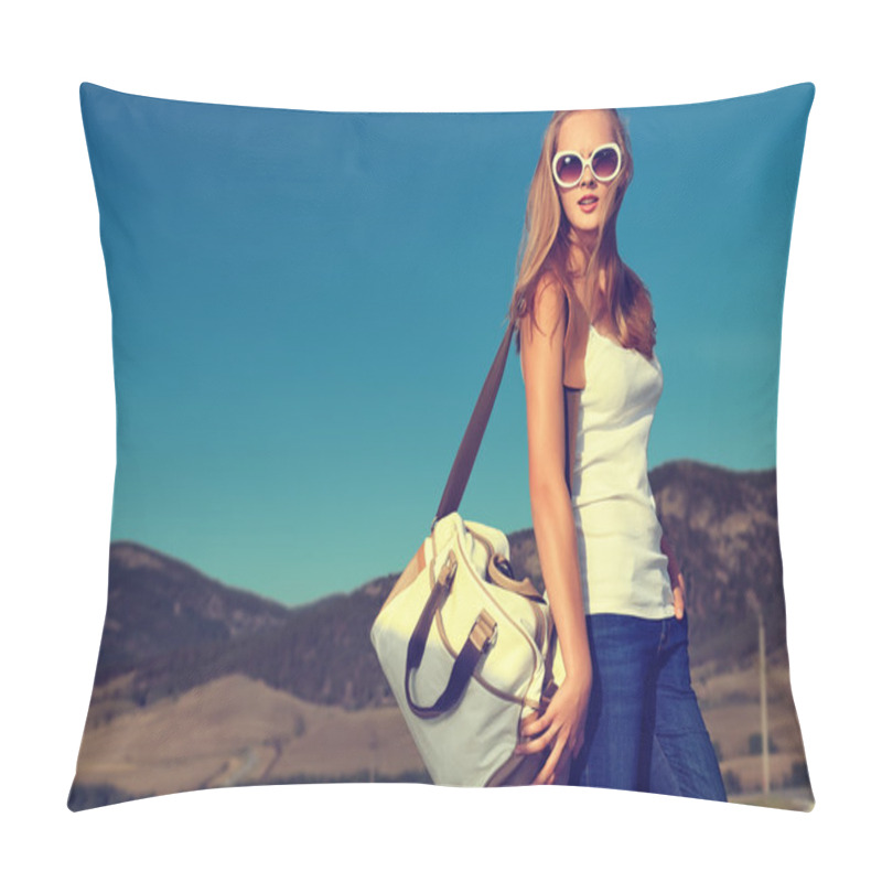 Personality  White Bag Pillow Covers