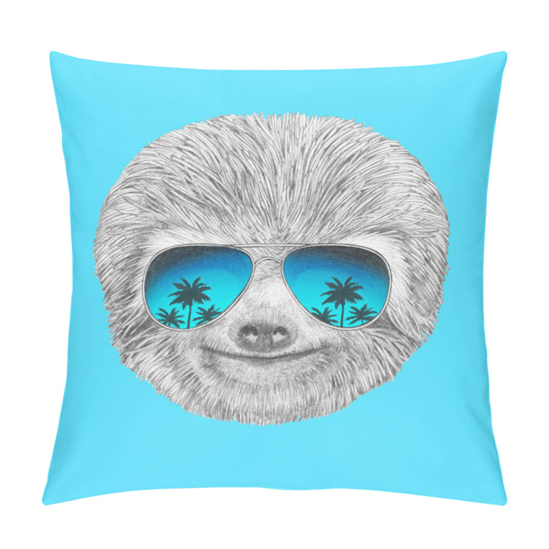 Personality   Sloth With Mirror Sunglasses  Pillow Covers