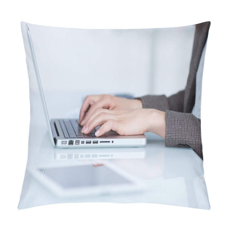 Personality  Woman Typing On Her Laptop Pillow Covers