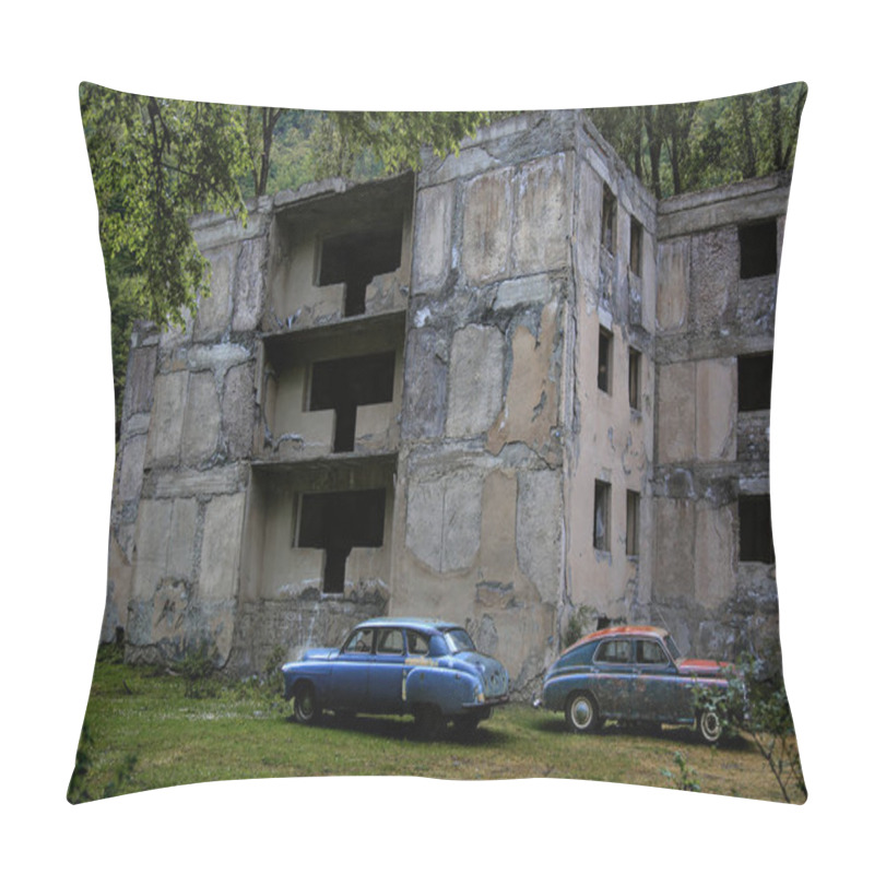 Personality  An Abandoned Building With Crumbling Walls, Surrounded By Overgrown Vegetation, And Two Vintage Cars Parked In Front, Creating A Nostalgic And Eerie Atmosphere. Pillow Covers