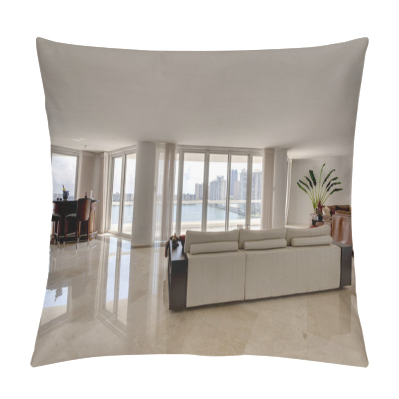 Personality  Apartment With Ocean View Pillow Covers