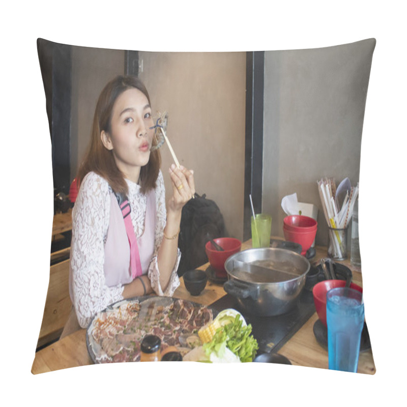 Personality  Young Asian Woman Enjoy Eating Shabu-Shabu Japanese Hot Pot Pillow Covers