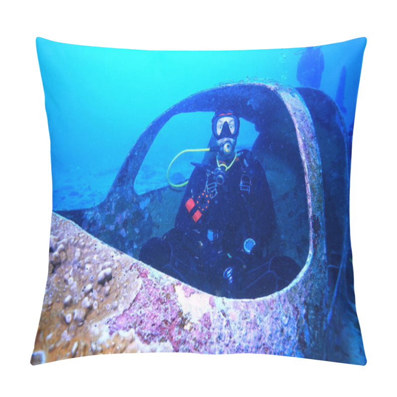 Personality  Sunken Plane Diving, Plane Crash, Incident, Search Under Water, Crash, Divers Pillow Covers