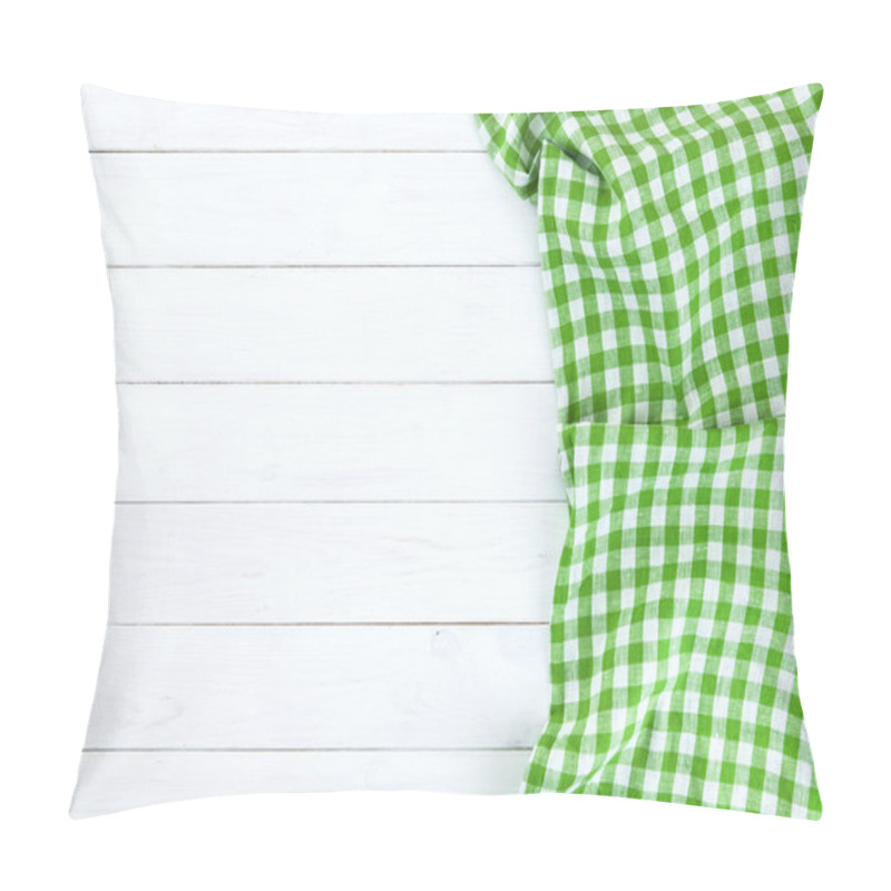 Personality  Green Tablecloth On White Wood Table Pillow Covers