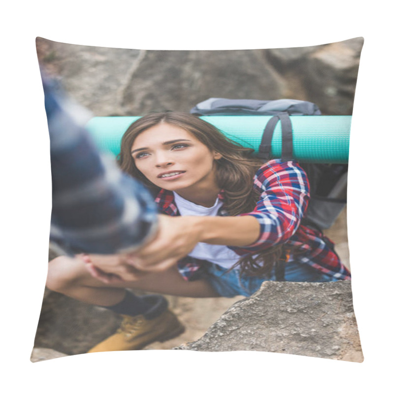 Personality  Man Helping Girlfriend To Climb Rock Pillow Covers