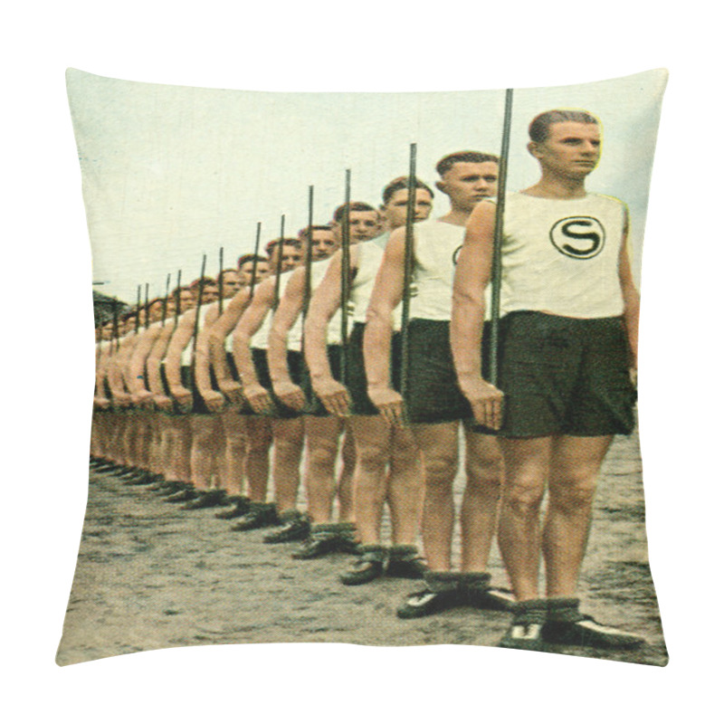 Personality  Nazi Schutzpolizei Beim Sport Pillow Covers