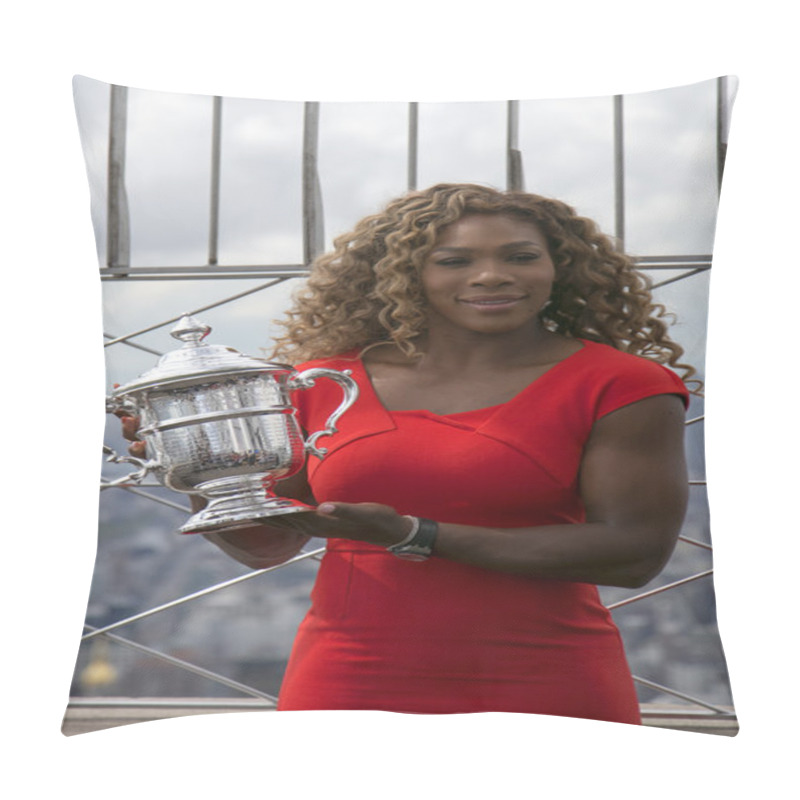 Personality  US Open 2014 Champion Serena Williams Posing With US Open Trophy On The Top Of Empire State Building Pillow Covers