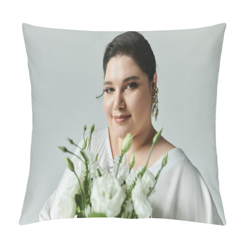 Personality  A Stunning Plus Size Bride Showcases Elegance In A White Wedding Dress And Beautiful Earrings While Holding Fresh Flowers. Pillow Covers