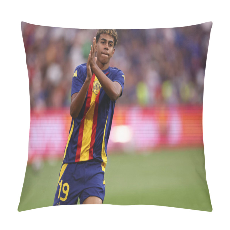 Personality  Munich, Germany. July 9, 2024.  Lamine Yamal Of Spain During Uefa Euro 2024 Match Between Spain And France . Pillow Covers