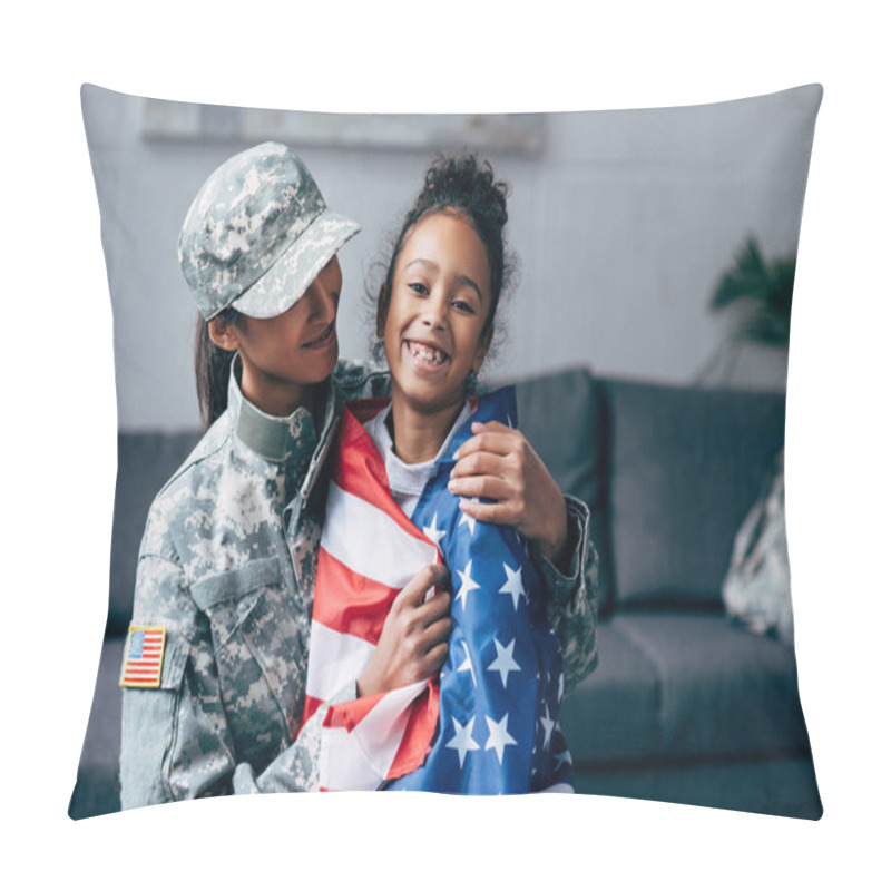 Personality  Soldier And Daughter Wrapped With American Flag Pillow Covers