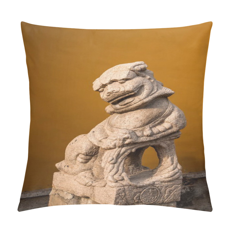 Personality  Suzhou City Luzhi Ancient Town Of Paul Temple In Front Of A Pair Of Lions Pillow Covers