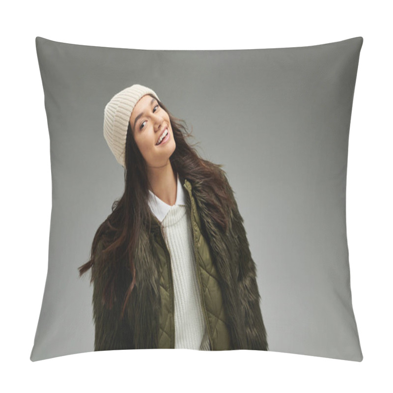 Personality  A Cheerful Woman Dressed Warmly Radiates Joy And Confidence, Capturing The Essence Of Fashion. Pillow Covers