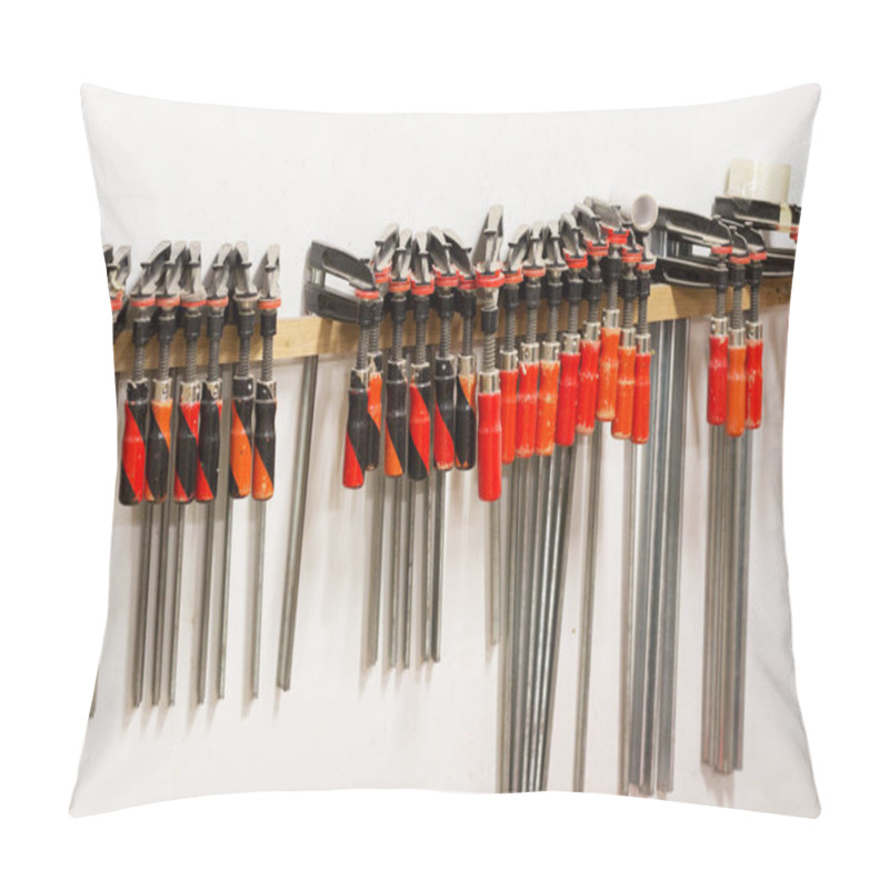 Personality  One-handed Bar Clamps Hanging On Wall Pillow Covers