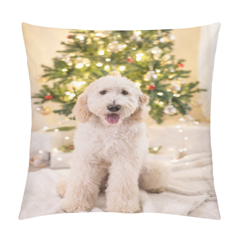 Personality  Smiling Dog Sitting In Front Of Lit Christmas Tree Pillow Covers