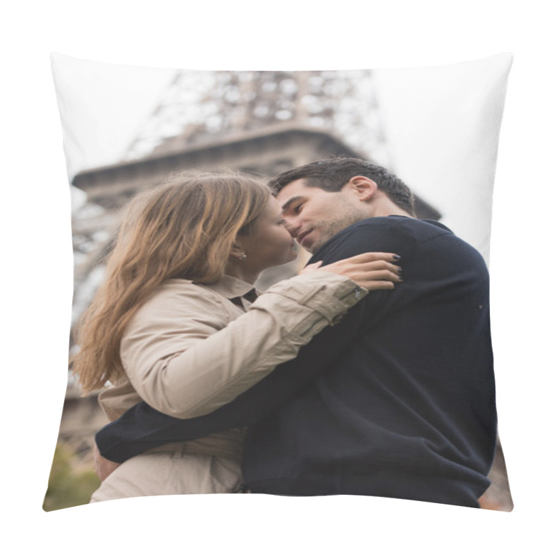 Personality  Young Couple In Paris Pillow Covers