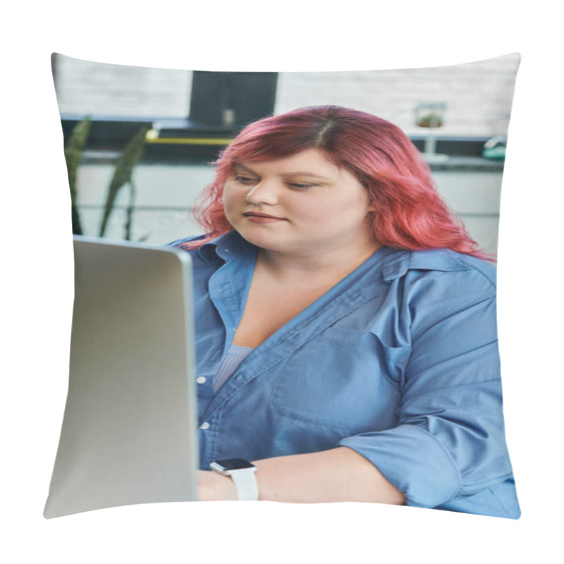 Personality  A Plus Size Woman With Pink Hair Works Intently On A Laptop. Pillow Covers