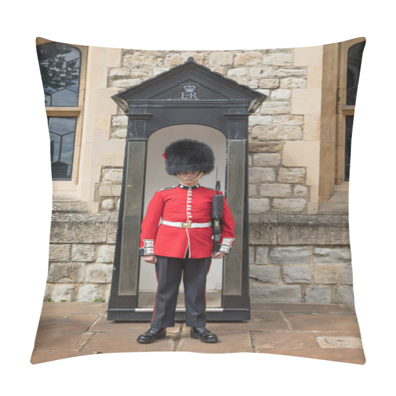 Personality  Footguard Of Queen In Traditional Uniform Pillow Covers