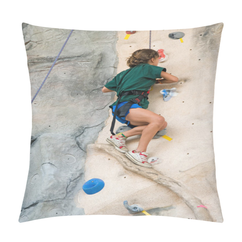 Personality  Girl Rock Climb Pillow Covers