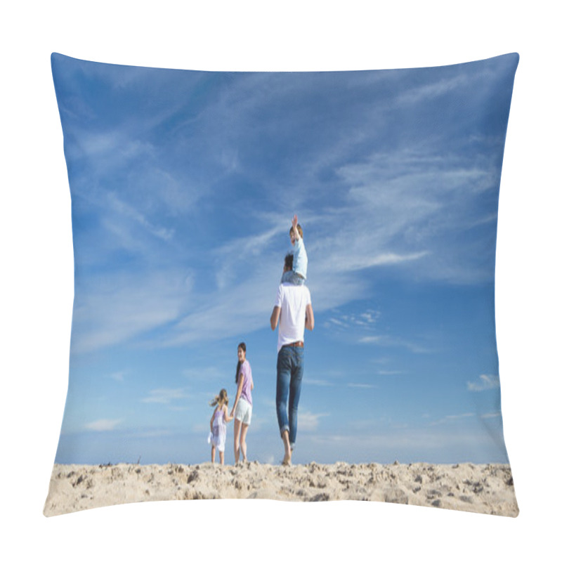 Personality  Family On The Beach Pillow Covers