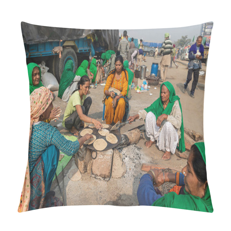 Personality  Women Making Food At Protest Site,they Are Protesting Against New Faram Laws In India. Pillow Covers