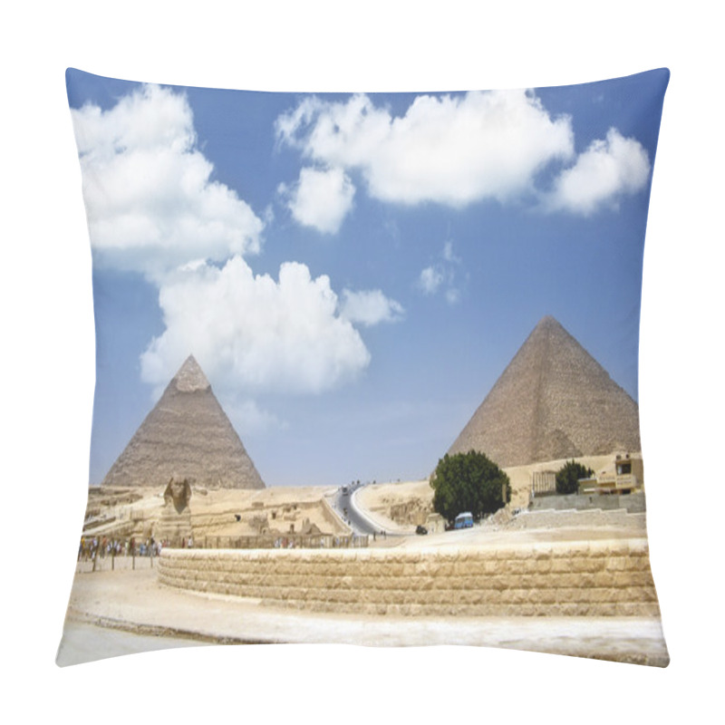 Personality  Symbol Egypt's - Sphinx And Pyramids In Giza Pillow Covers