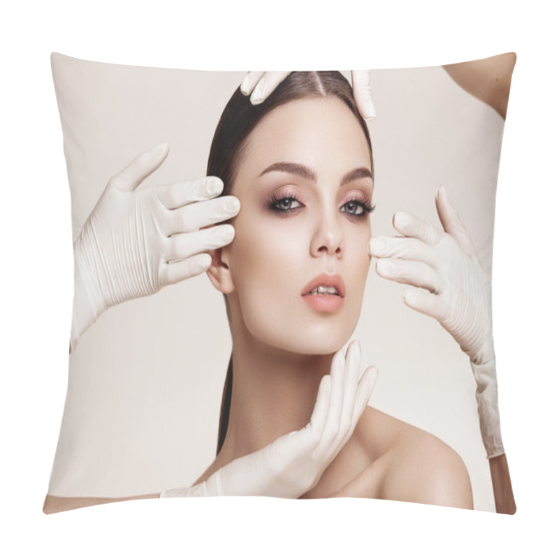 Personality  Woman Before Plastic Surgery Operation Cosmetology Pillow Covers