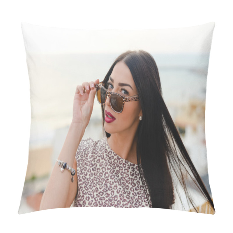 Personality  Beautiful Girl In Sunglasses Over Ocean And Sky Background Pillow Covers