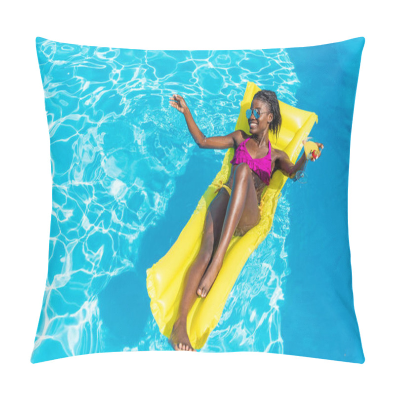 Personality  Woman On Inflatable Mattress In Pool Pillow Covers