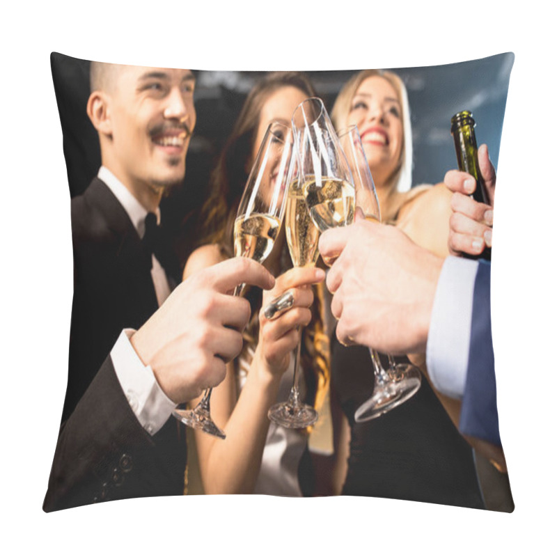 Personality  Happy Friends Drinking Champagne Pillow Covers